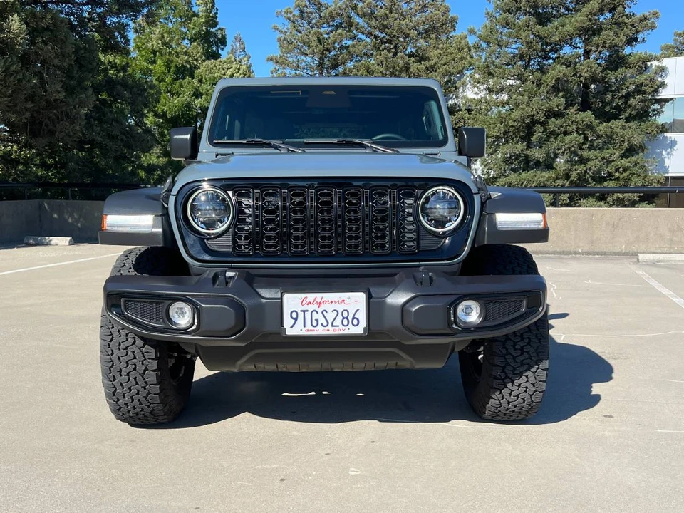 2025 Jeep JL Wrangler - Image 4 of 18