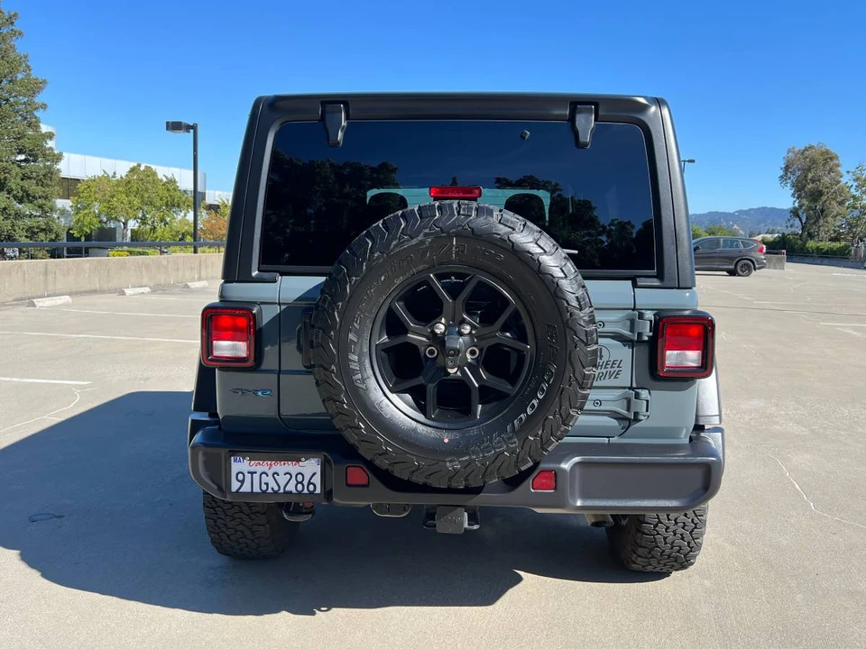 2025 Jeep JL Wrangler - Image 8 of 18
