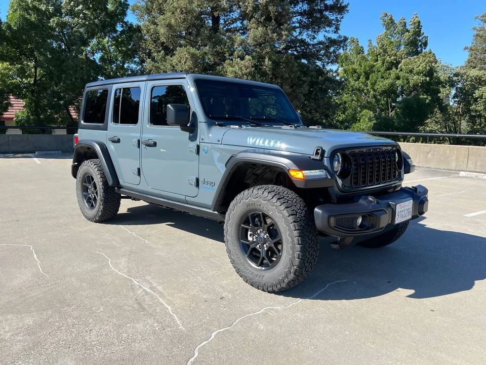2025 Jeep JL Wrangler - Image 5 of 18