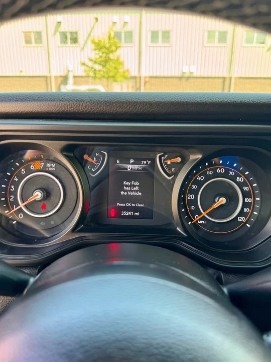 2025 Jeep JL Wrangler - Image 14 of 19