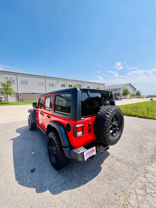 2025 Jeep JL Wrangler - Image 5 of 19