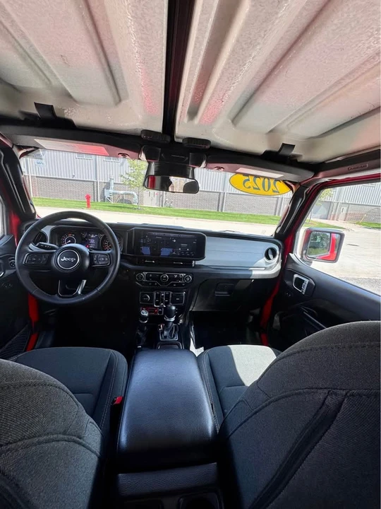 2025 Jeep JL Wrangler - Image 10 of 19