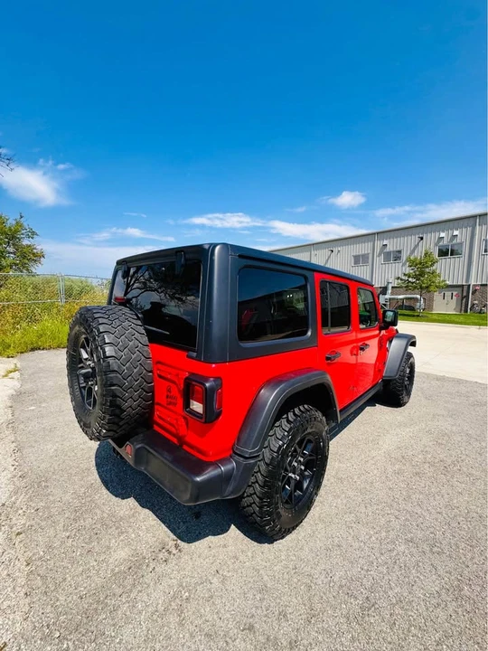 2025 Jeep JL Wrangler - Image 3 of 19