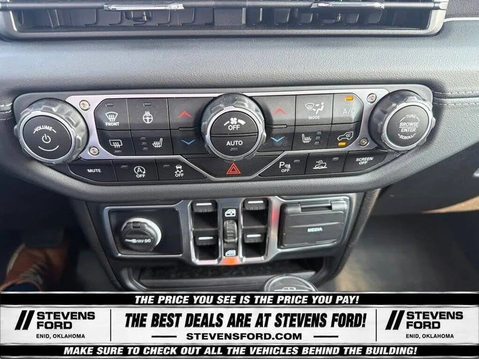 2025 Jeep JT Gladiator - Image 14 of 19