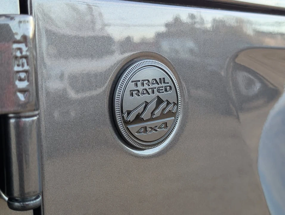 2025 Jeep JT Gladiator - Image 14 of 20