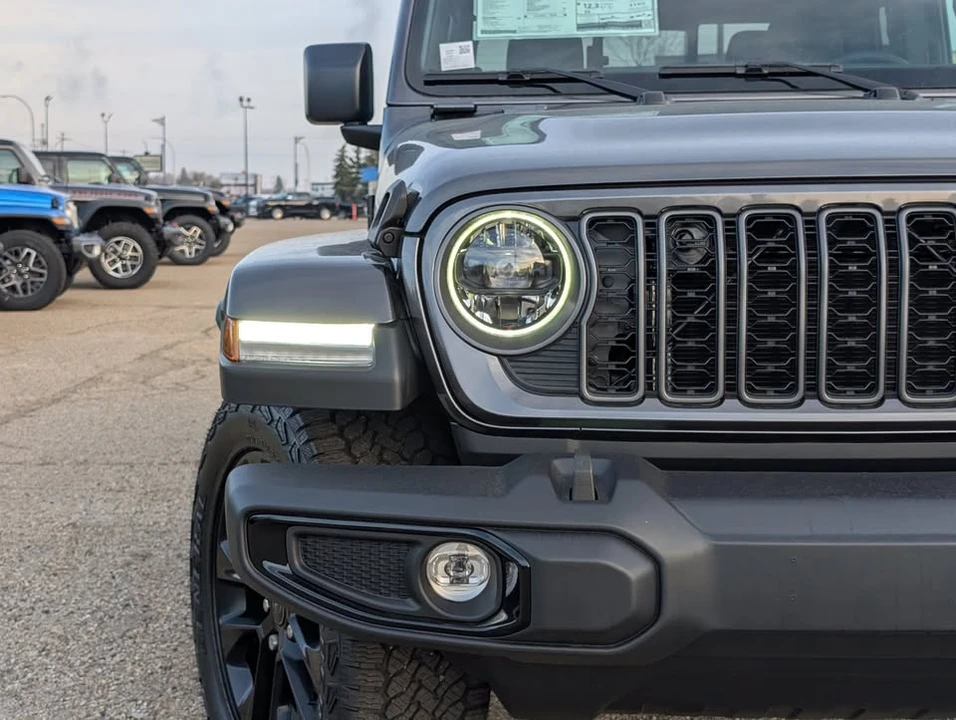 2025 Jeep JT Gladiator - Image 11 of 20