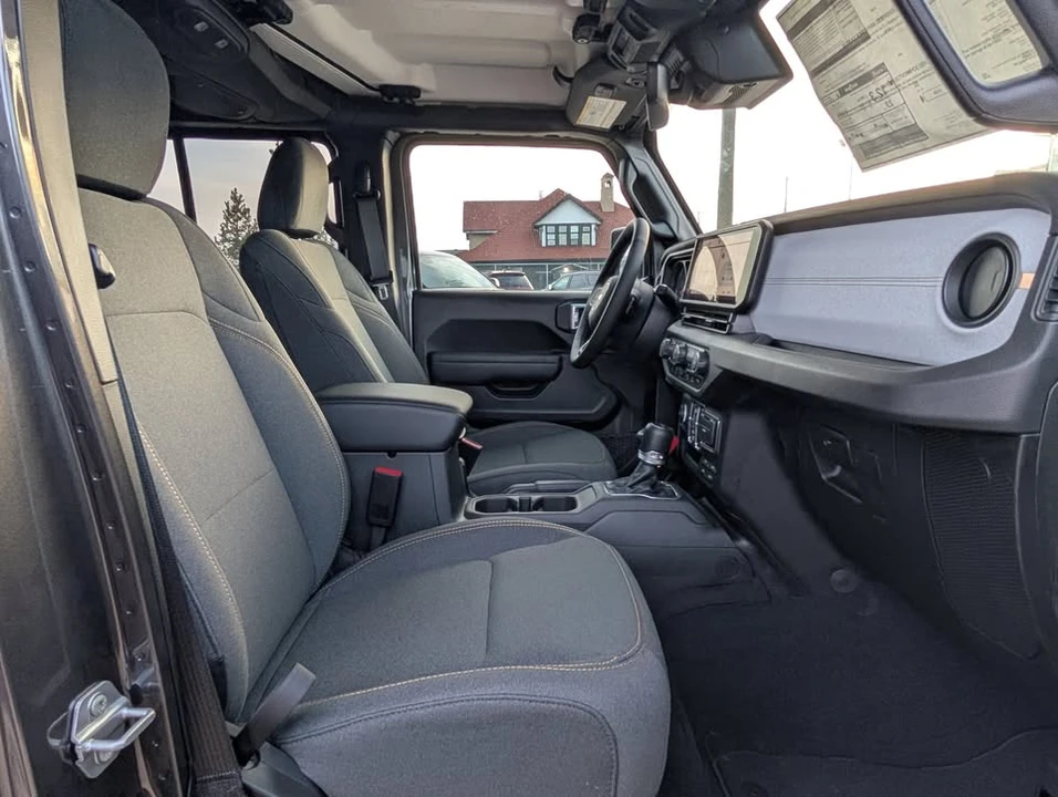 2025 Jeep JT Gladiator - Image 19 of 20