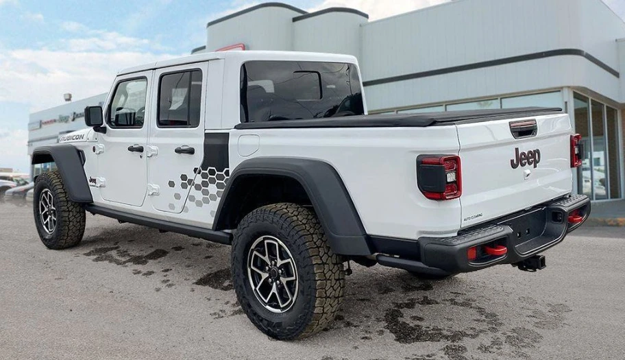 2025 Jeep JT Gladiator - Image 5 of 12
