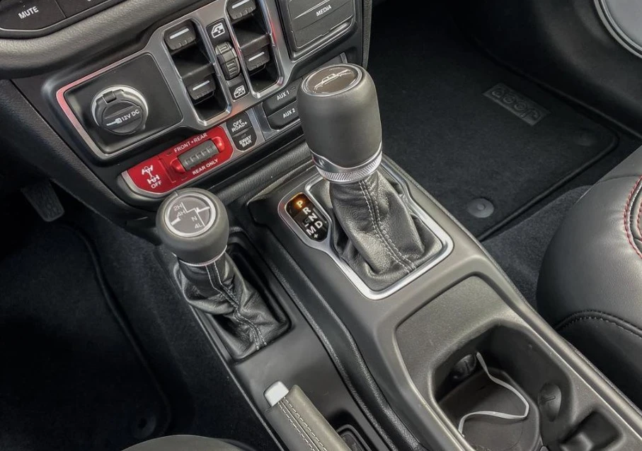 2025 Jeep JT Gladiator - Image 8 of 12