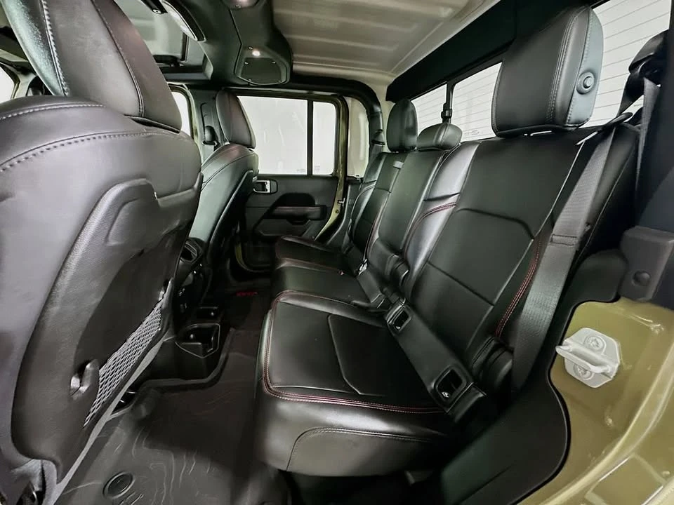 2025 Jeep JT Gladiator - Image 15 of 20