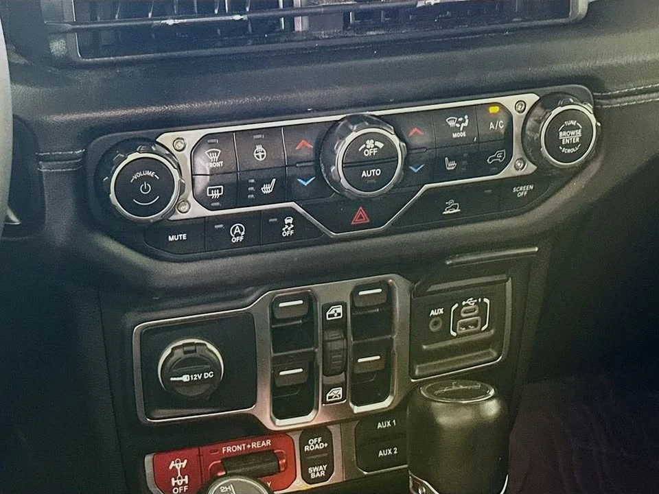 2025 Jeep JT Gladiator - Image 13 of 20