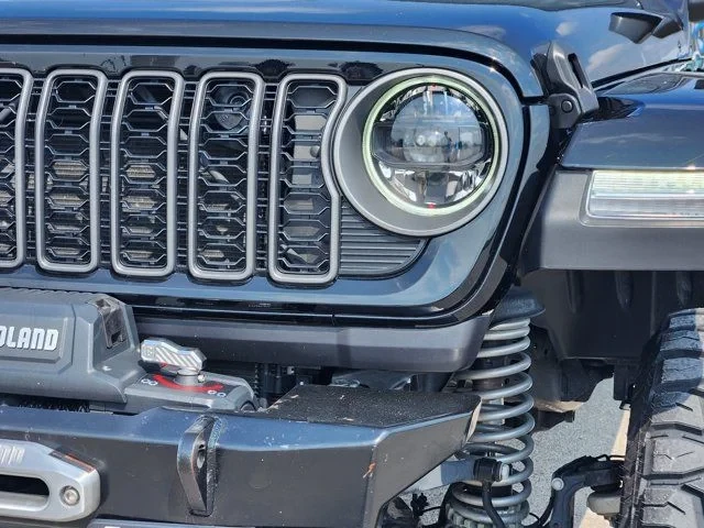 2025 Jeep JT Gladiator - Image 5 of 12