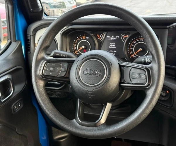2025 Jeep JT Gladiator - Image 7 of 12