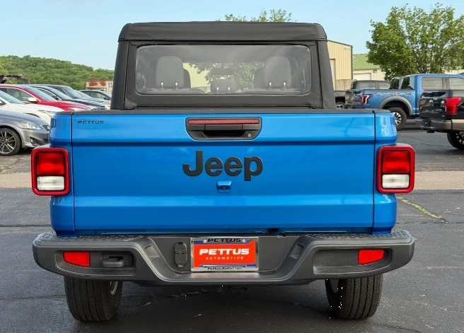 2025 Jeep JT Gladiator - Image 5 of 12