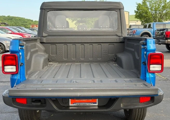 2025 Jeep JT Gladiator - Image 12 of 12