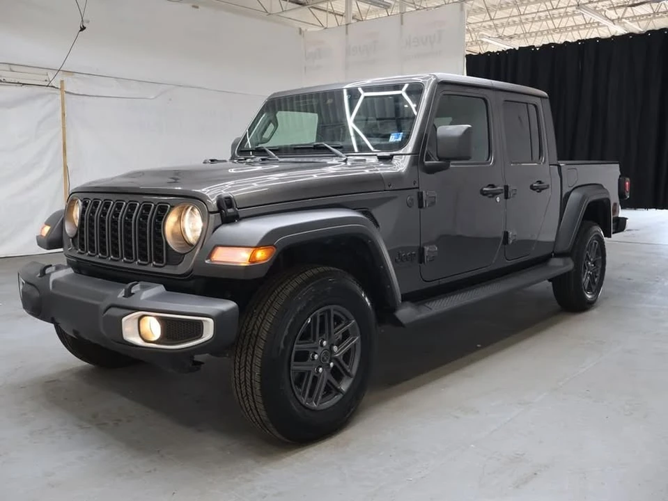 2025 Jeep JT Gladiator - Image 2 of 13