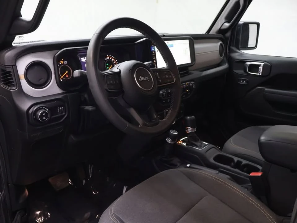 2025 Jeep JT Gladiator - Image 6 of 13