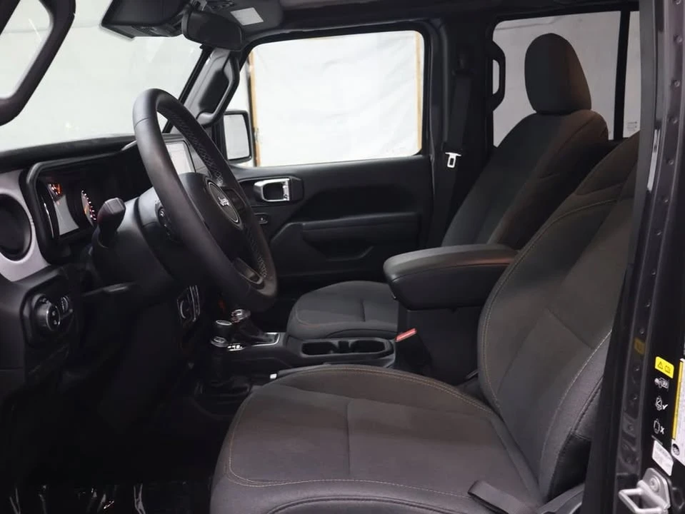 2025 Jeep JT Gladiator - Image 5 of 13