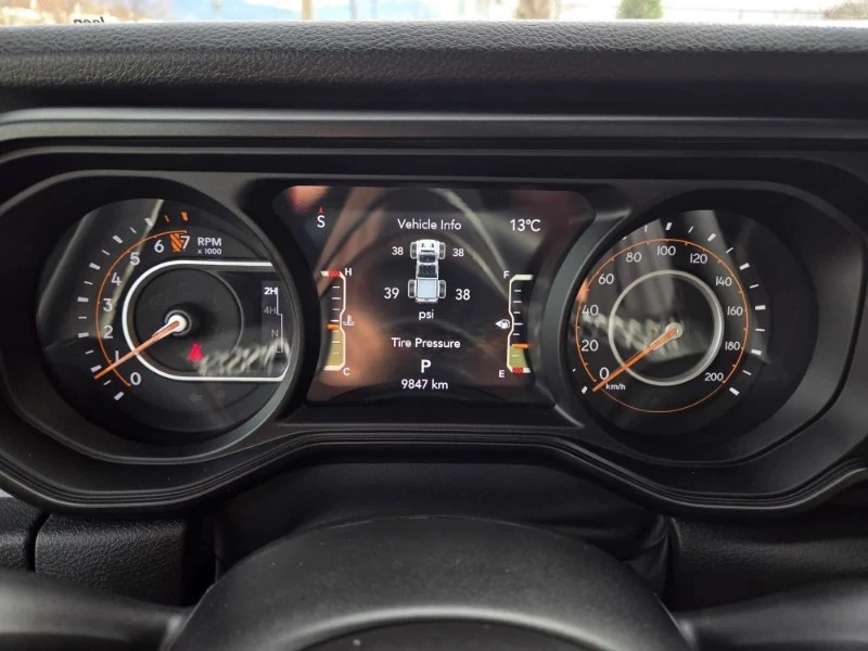 2025 Jeep JT Gladiator - Image 13 of 20