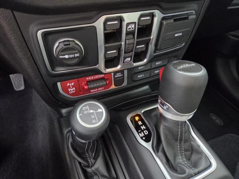 2025 Jeep JT Gladiator - Image 17 of 20