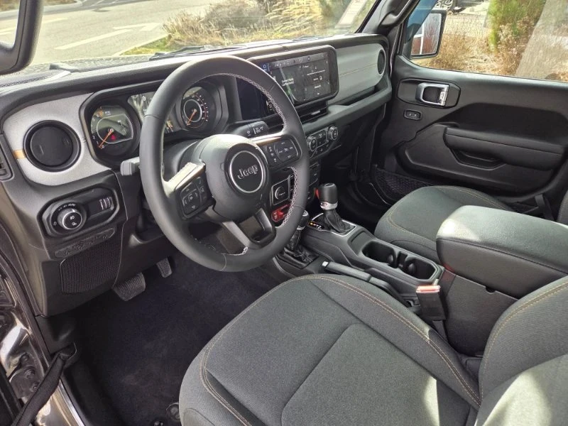 2025 Jeep JT Gladiator - Image 15 of 20