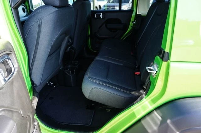 2025 Jeep JL Wrangler - Image 14 of 18