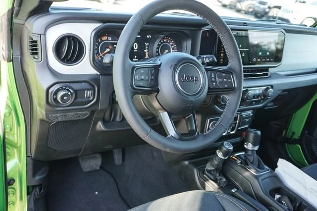 2025 Jeep JL Wrangler - Image 9 of 18