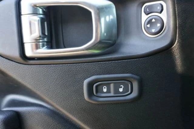 2025 Jeep JL Wrangler - Image 10 of 18