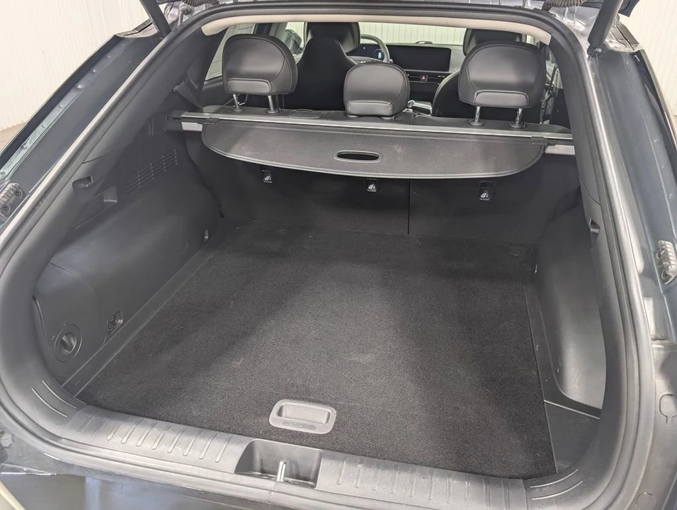 2025 Kia EV6 - Image 8 of 12