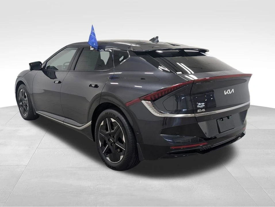 2025 Kia EV6 - Image 9 of 12
