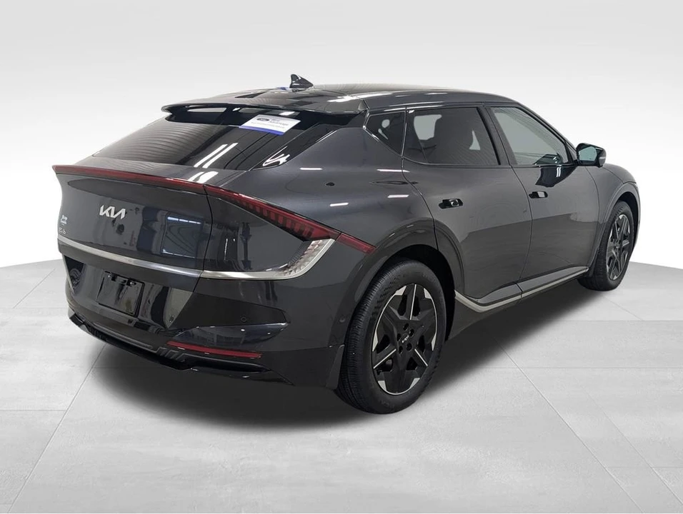 2025 Kia EV6 - Image 7 of 12
