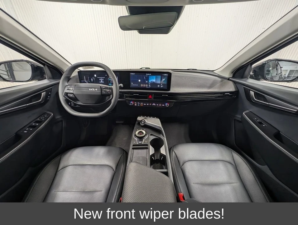 2025 Kia EV6 - Image 2 of 12