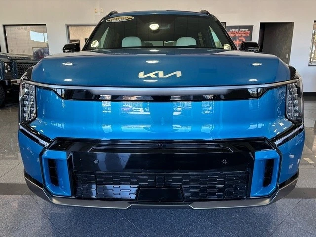 2025 Kia EV9 - Image 6 of 21