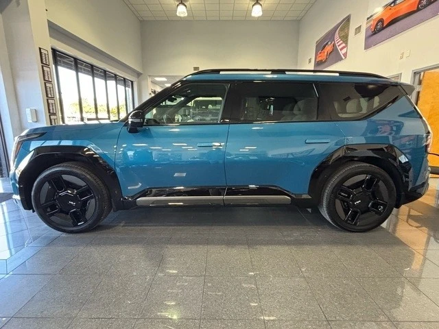 2025 Kia EV9 - Image 2 of 21