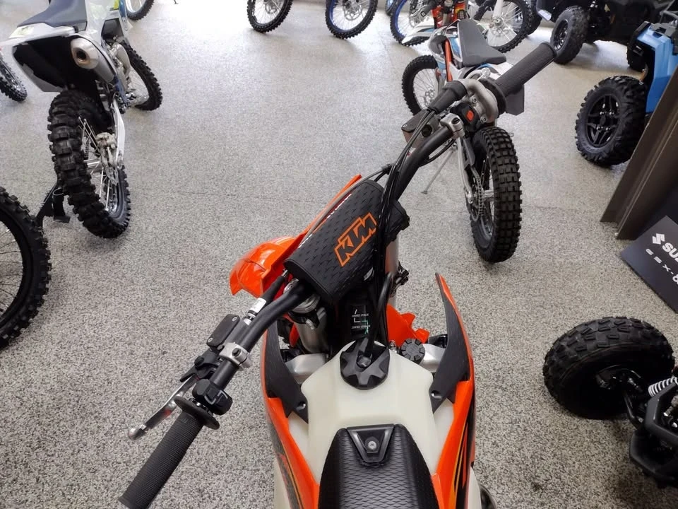2025 KTM - Image 4 of 6