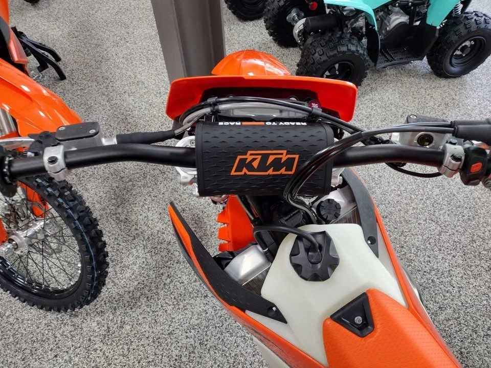 2025 KTM - Image 5 of 6