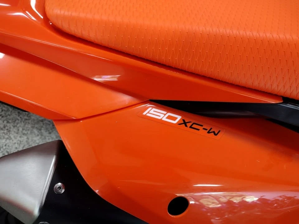 2025 KTM - Image 2 of 6