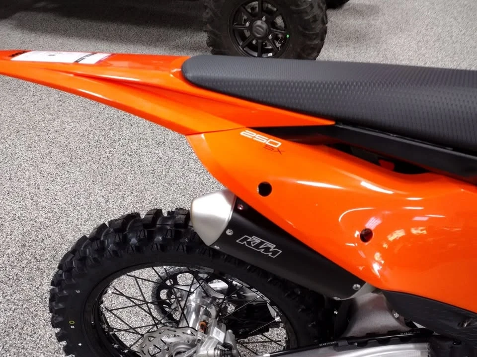 2025 KTM - Image 2 of 6