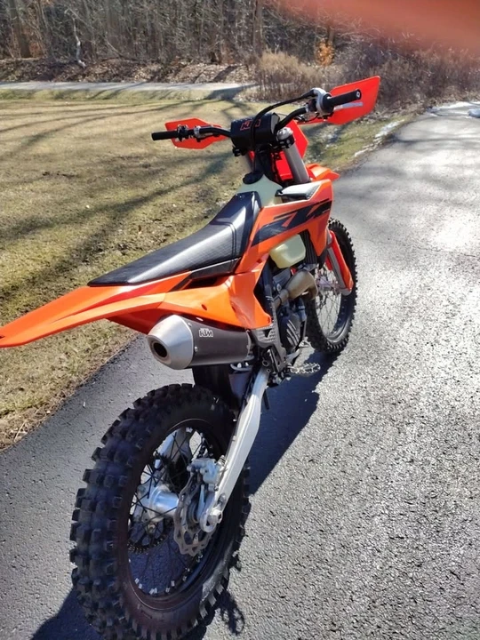 2025 KTM - Image 4 of 6