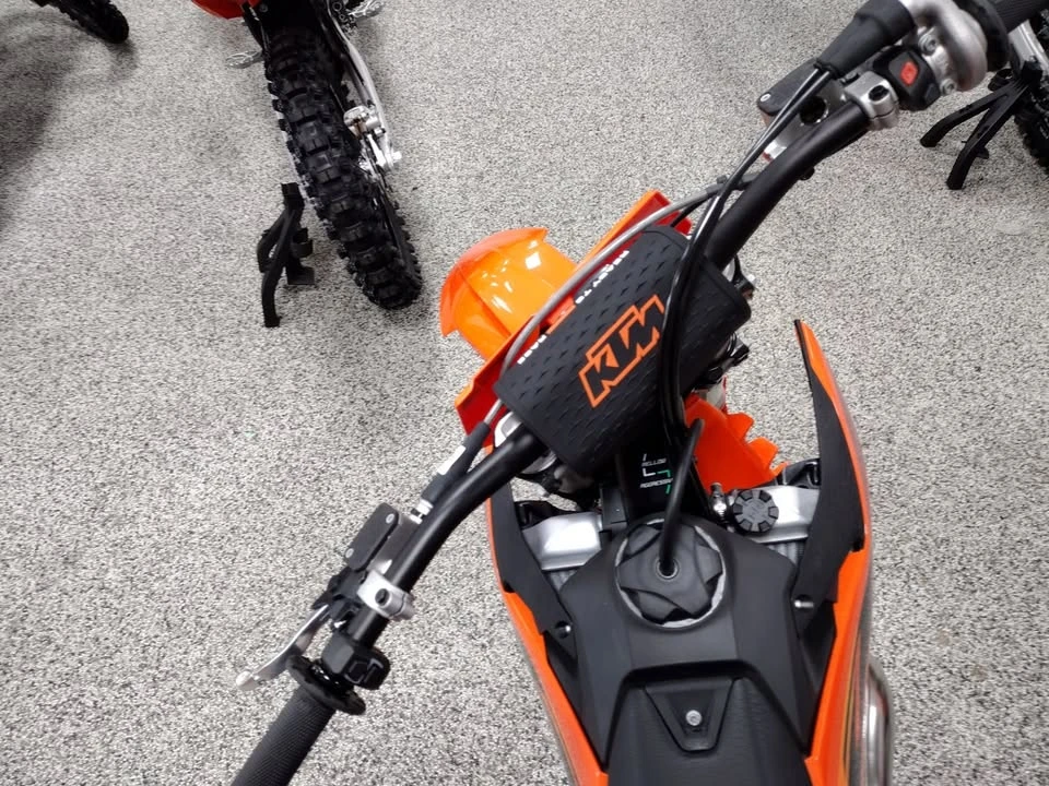 2025 KTM - Image 6 of 7
