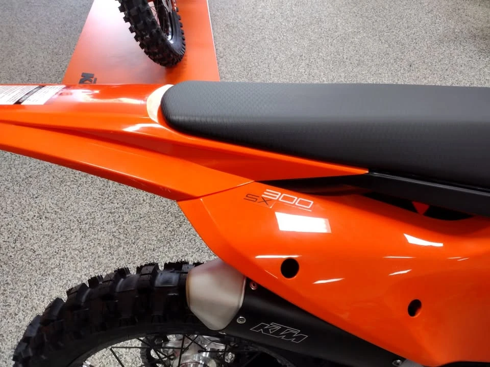 2025 KTM - Image 2 of 7