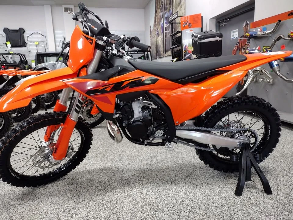 2025 KTM - Image 5 of 7
