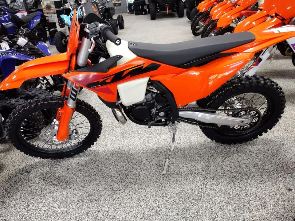 2025 KTM - Image 5 of 7