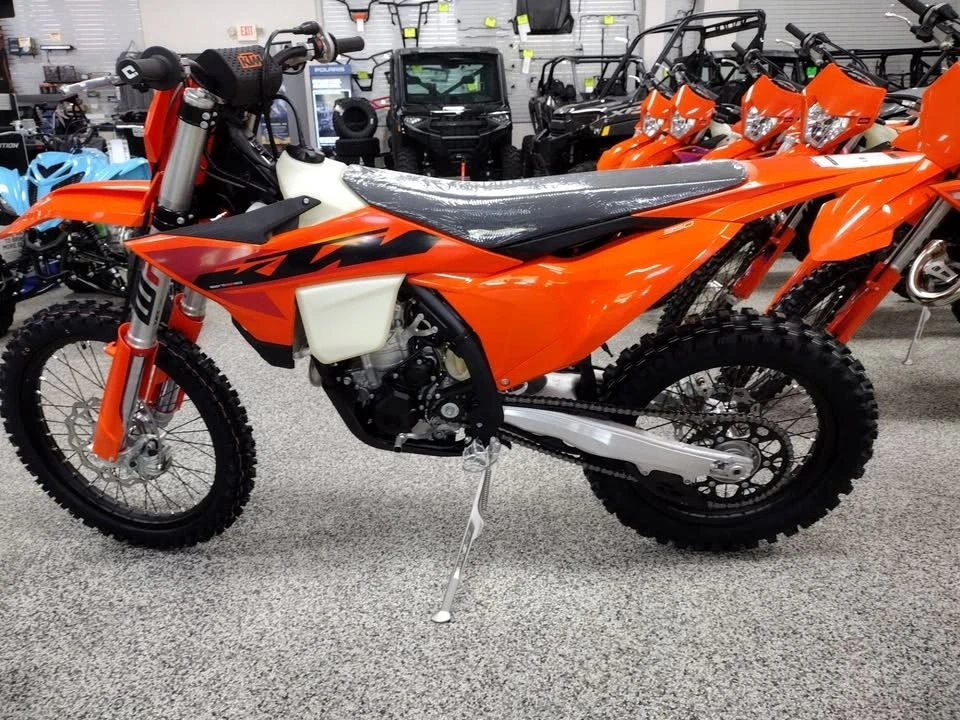 2025 KTM - Image 5 of 7