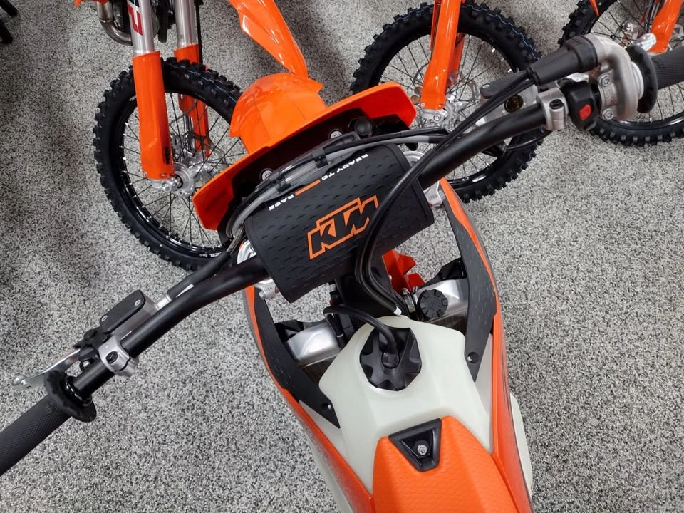 2025 KTM - Image 5 of 6