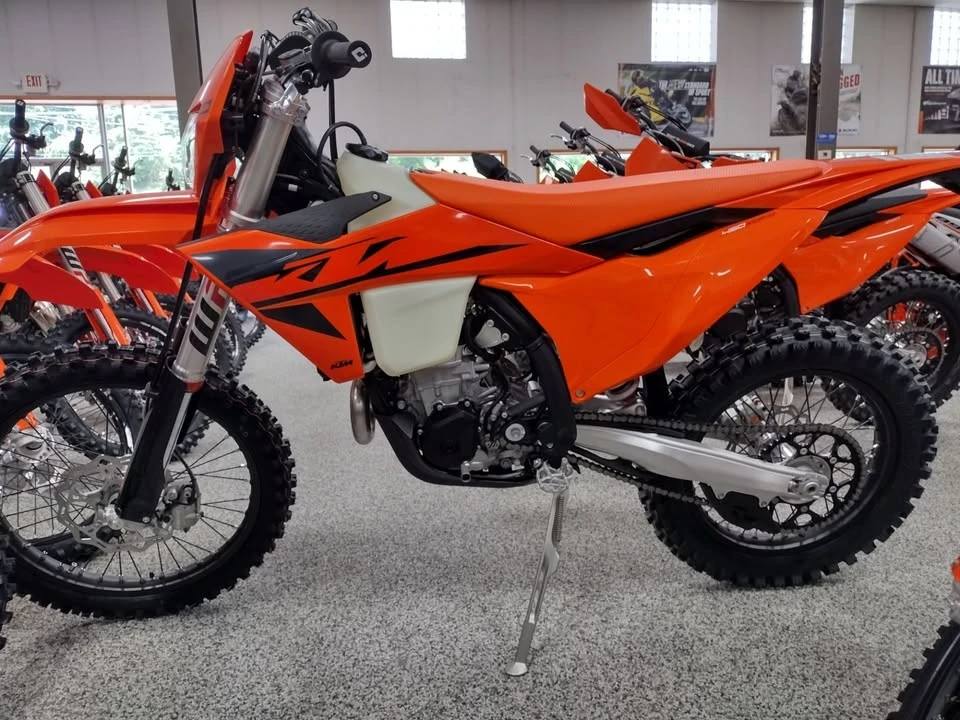 2025 KTM - Image 4 of 6