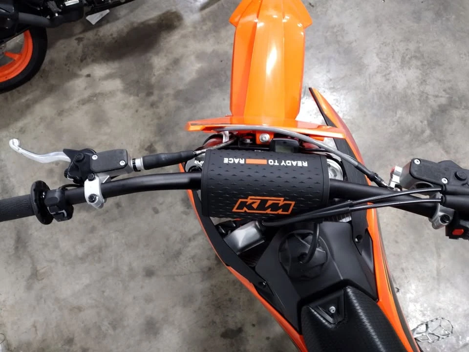 2025 KTM - Image 2 of 5