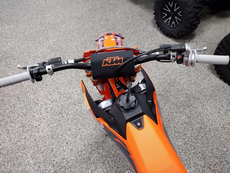 2025 KTM - Image 6 of 6