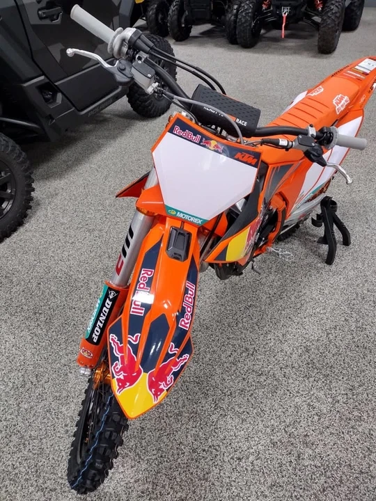 2025 KTM - Image 5 of 6