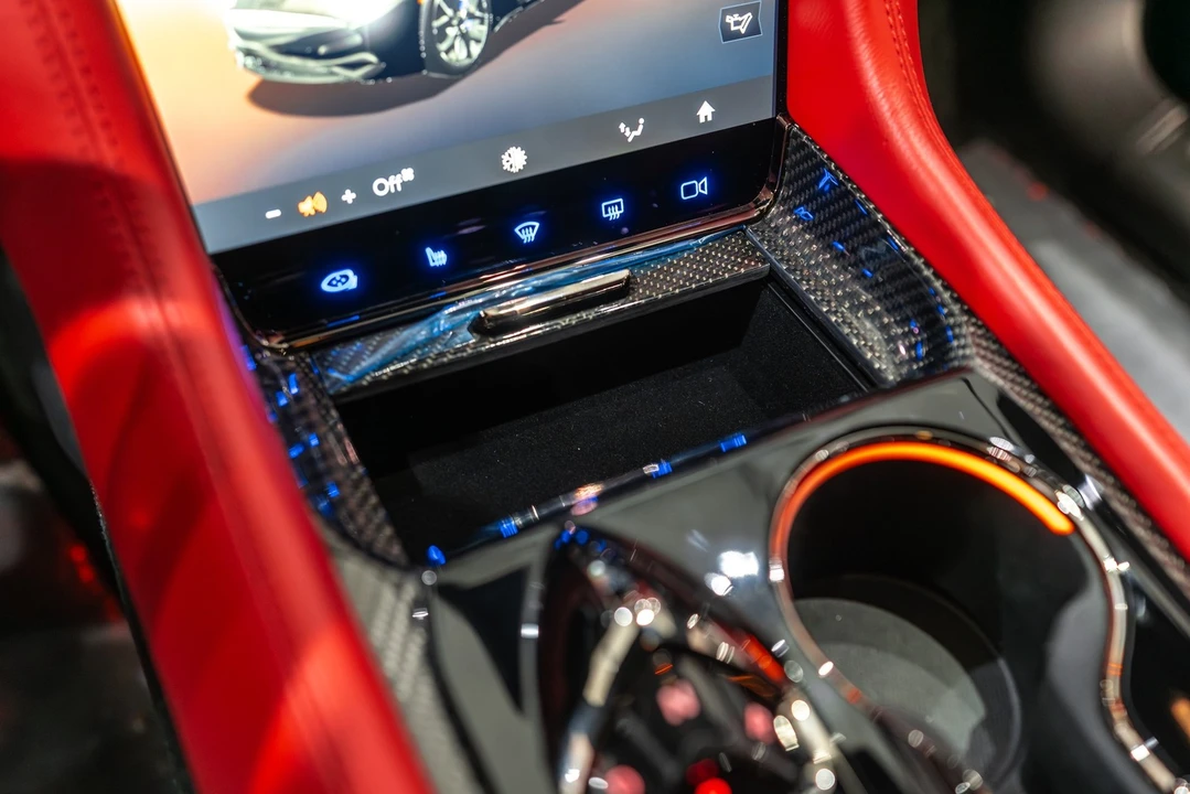 2025 Karma Revero - Image 20 of 21